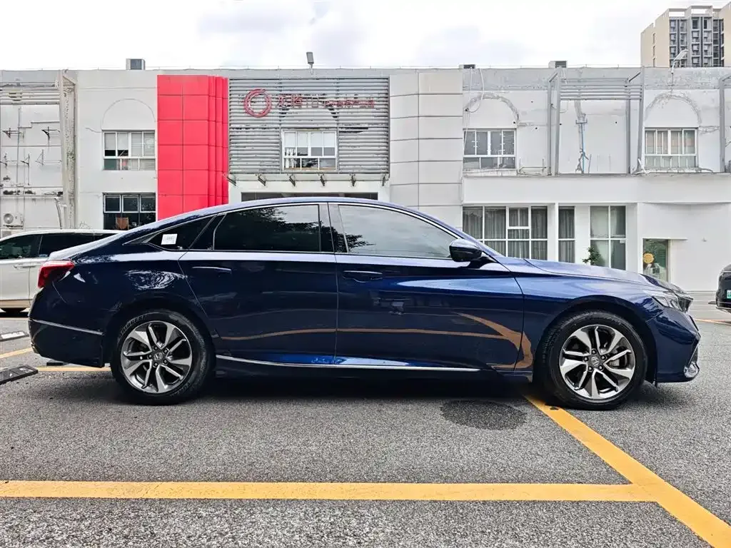 Honda Inspire — фото 8