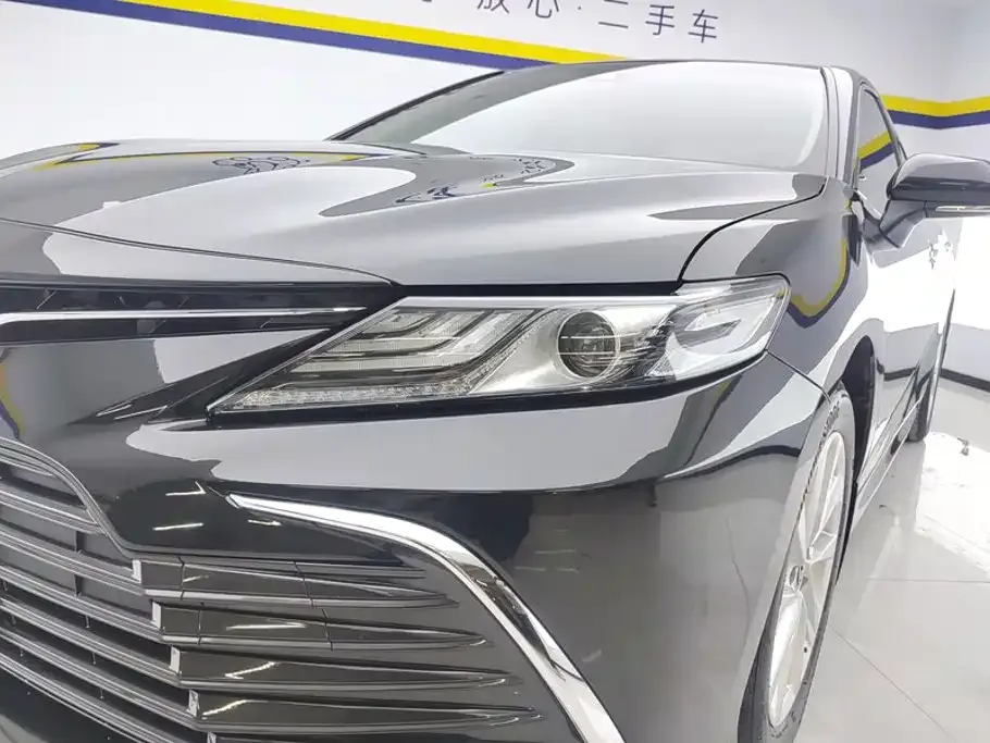 Toyota Camry — фото 6