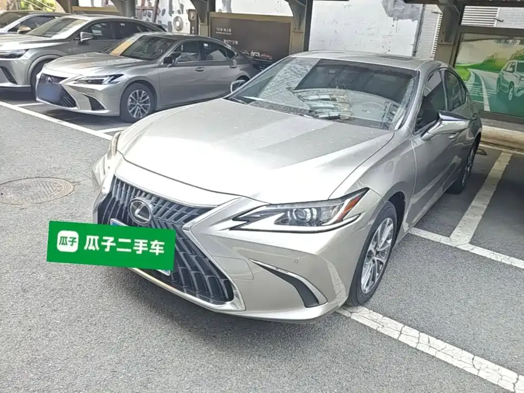 Lexus ES — фото 4