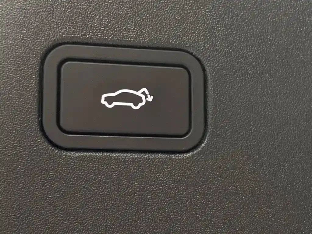 Volvo EX30 — фото 10