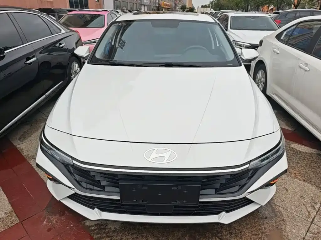 Hyundai Elantra — фото 4
