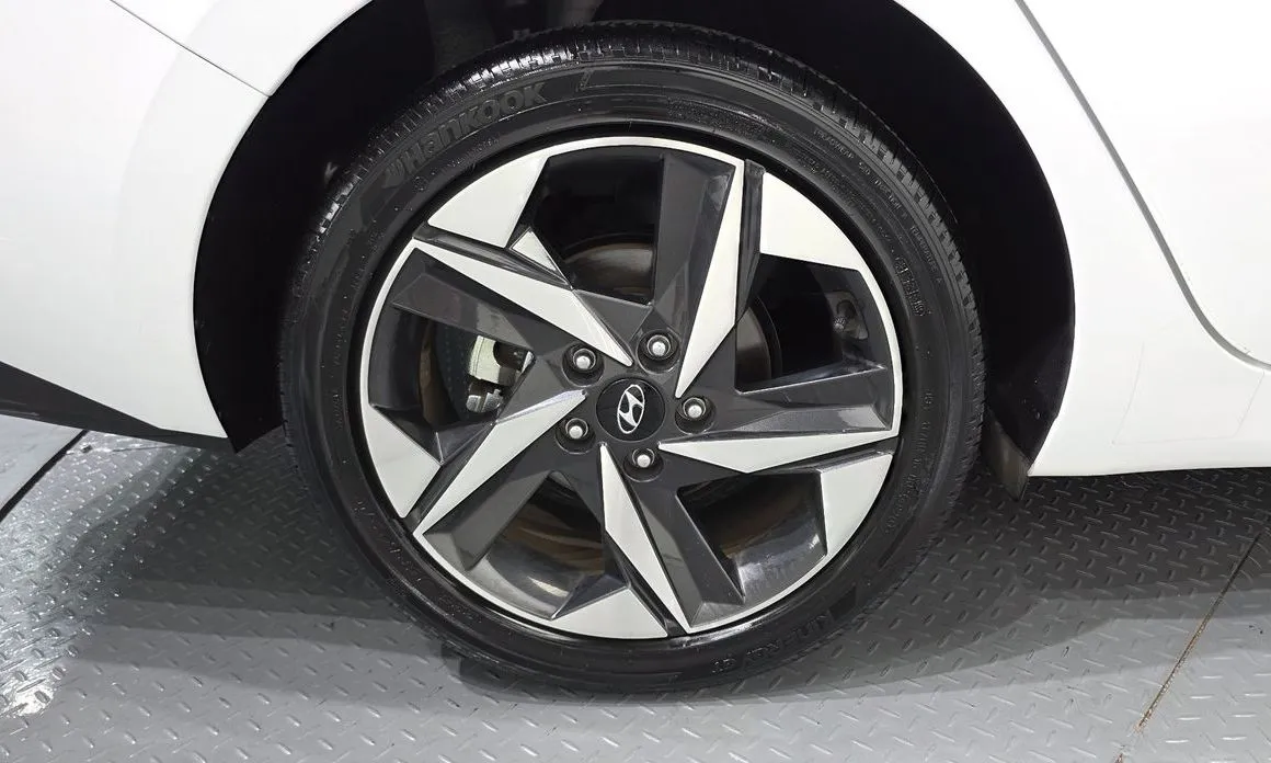 Hyundai AVANTE — фото 5