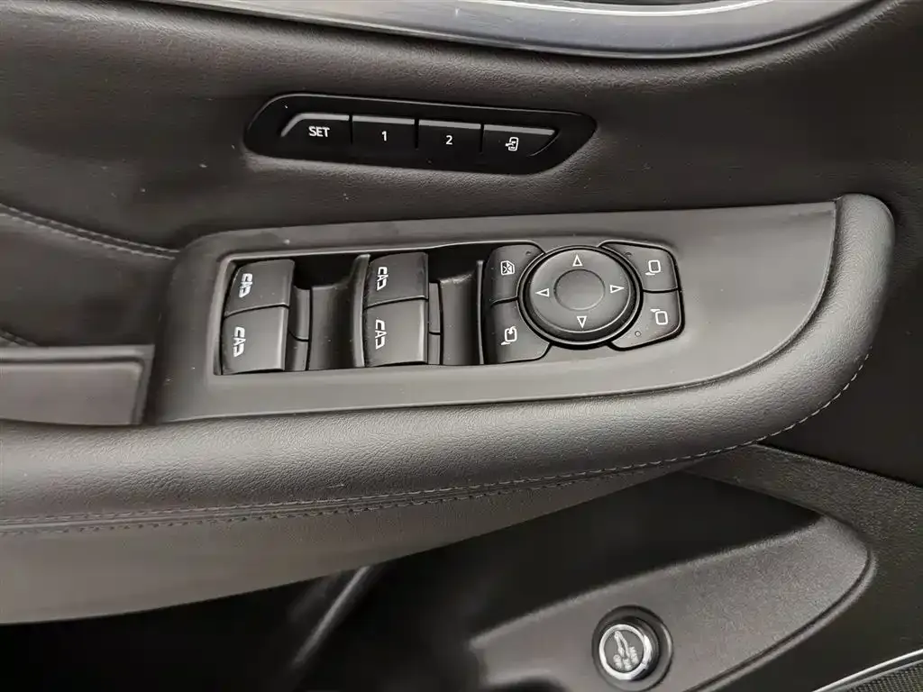 Buick Enclave — фото 3