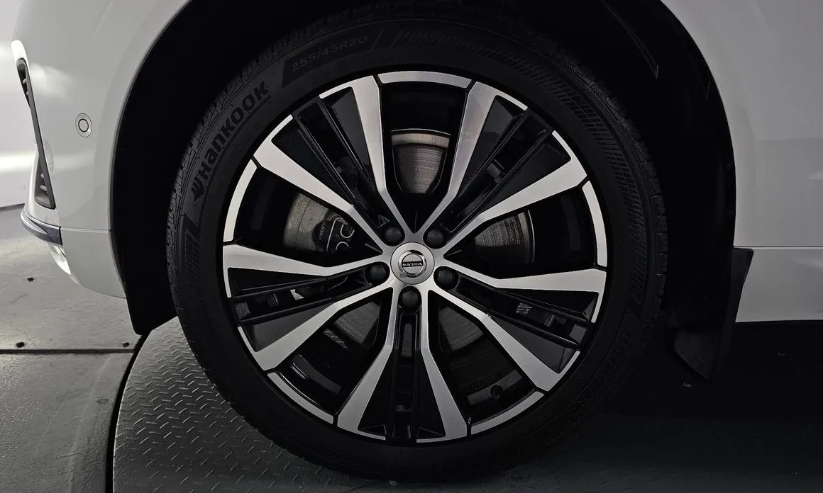 Volvo XC60 2023 из KR, фото 9