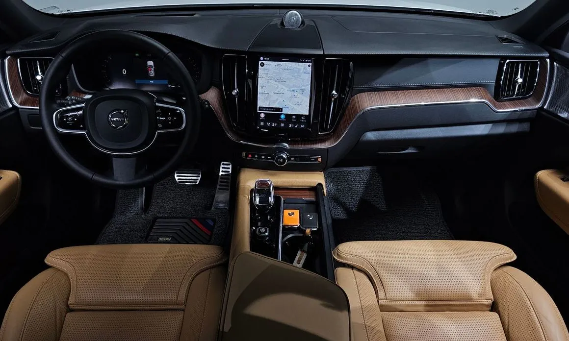 Volvo XC60 2023 из KR, фото 10