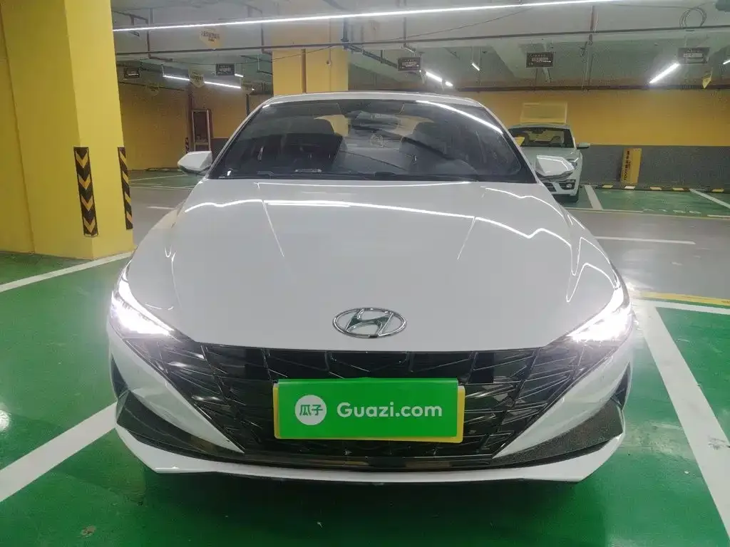 Hyundai Elantra — фото 5