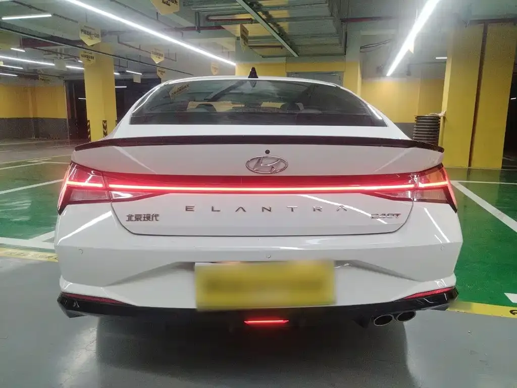 Hyundai Elantra — фото 3