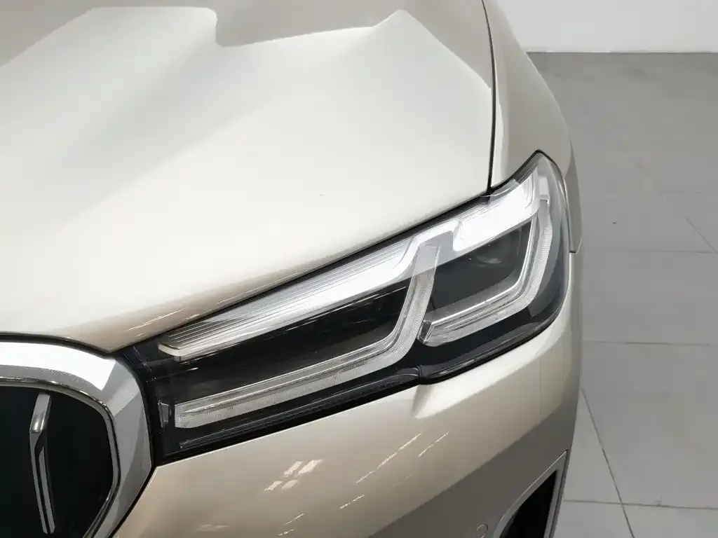 BMW 5 Series New Energy — фото 9