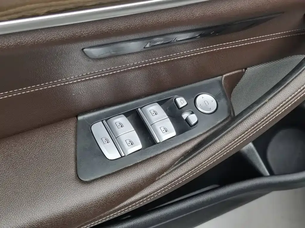 BMW 5 Series New Energy — фото 10
