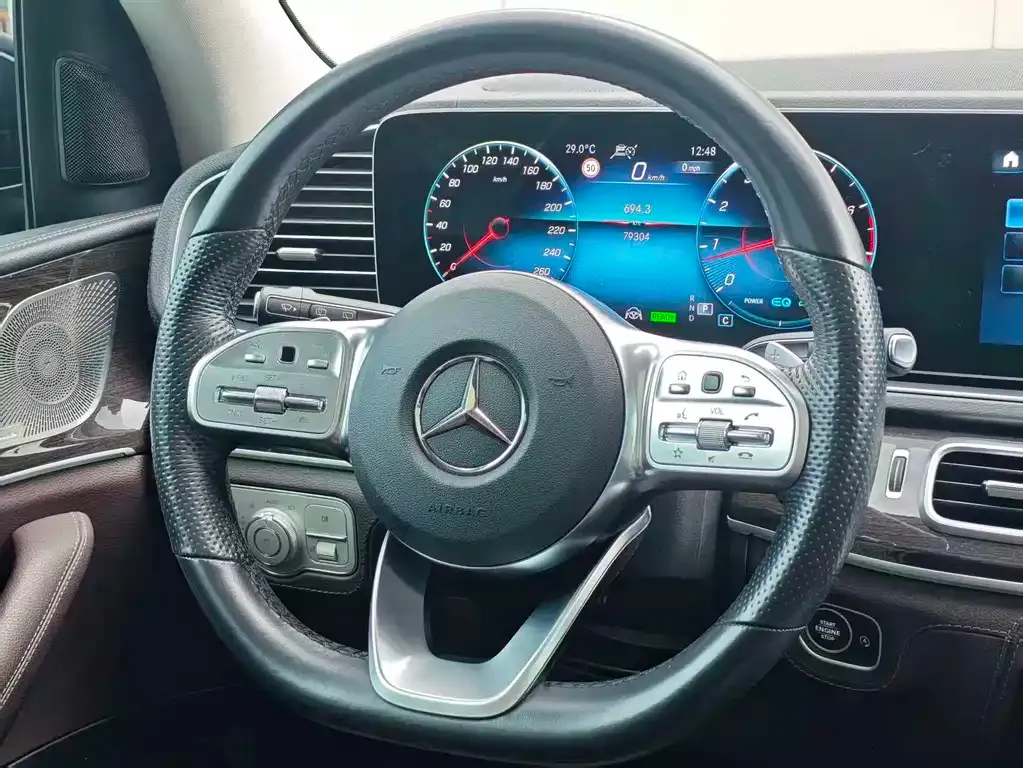 Mercedes-Benz GLS — фото 8