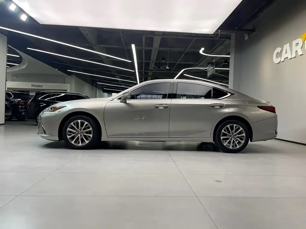 Lexus ES — фото 9