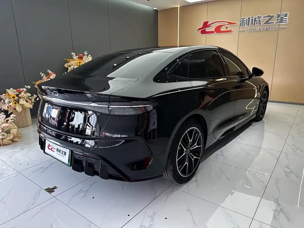 BYD Seal — фото 2