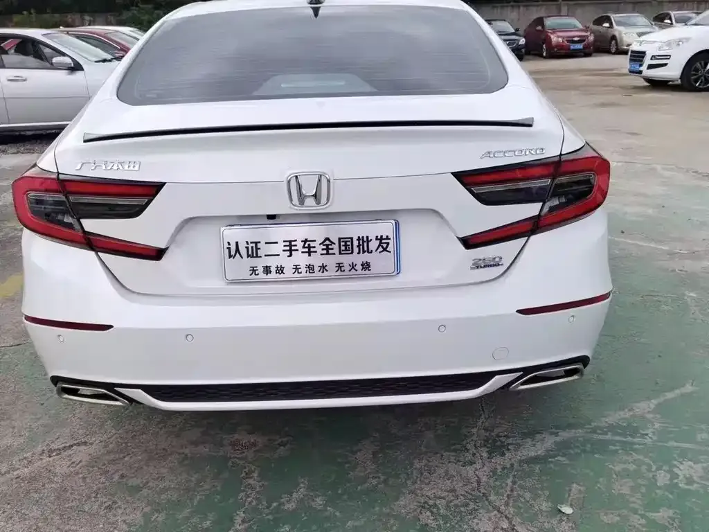 Honda Accord — фото 7