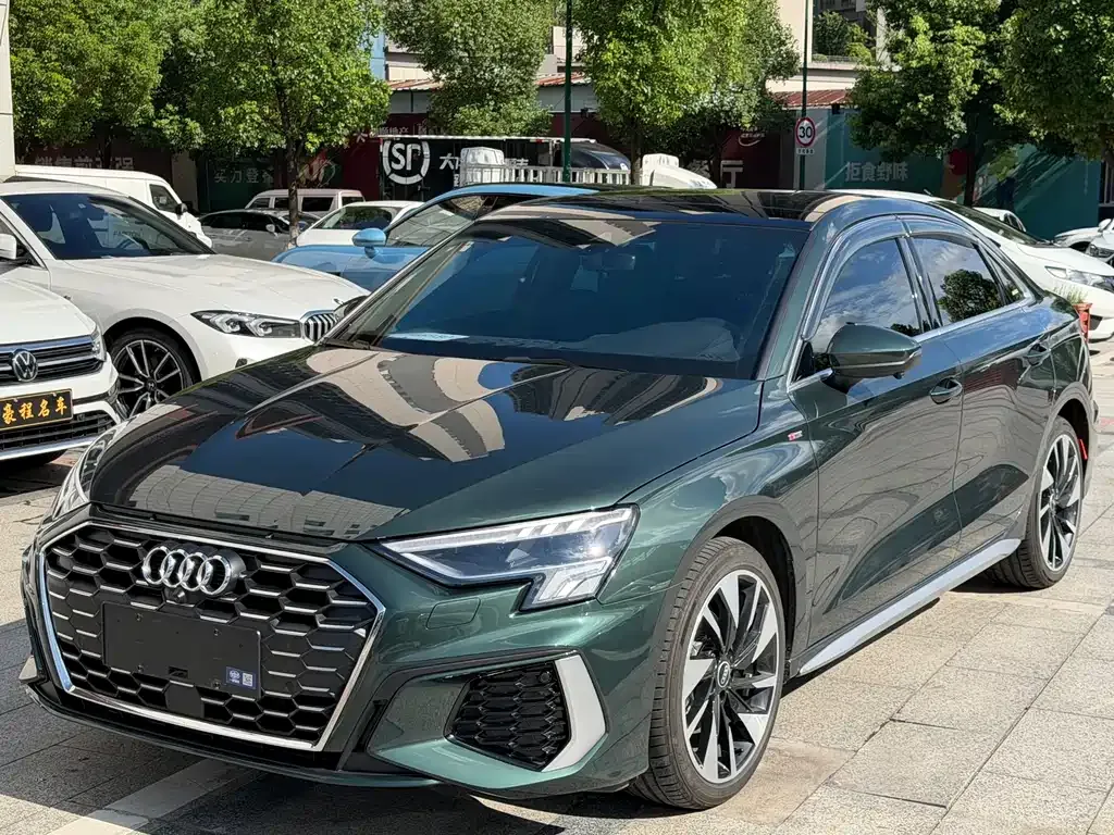 Audi A3 — фото 1