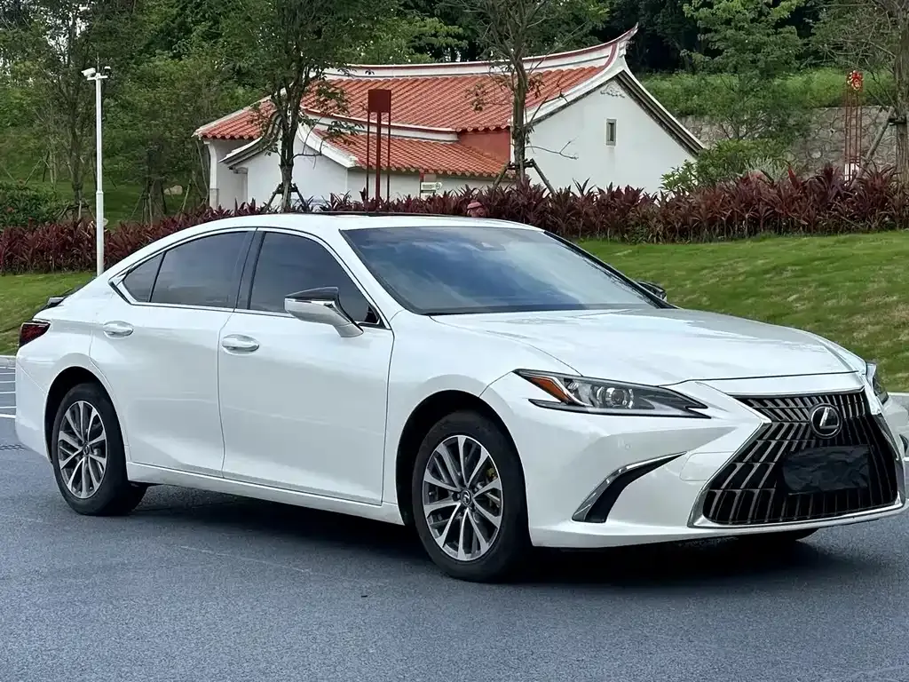 Lexus ES — фото 9