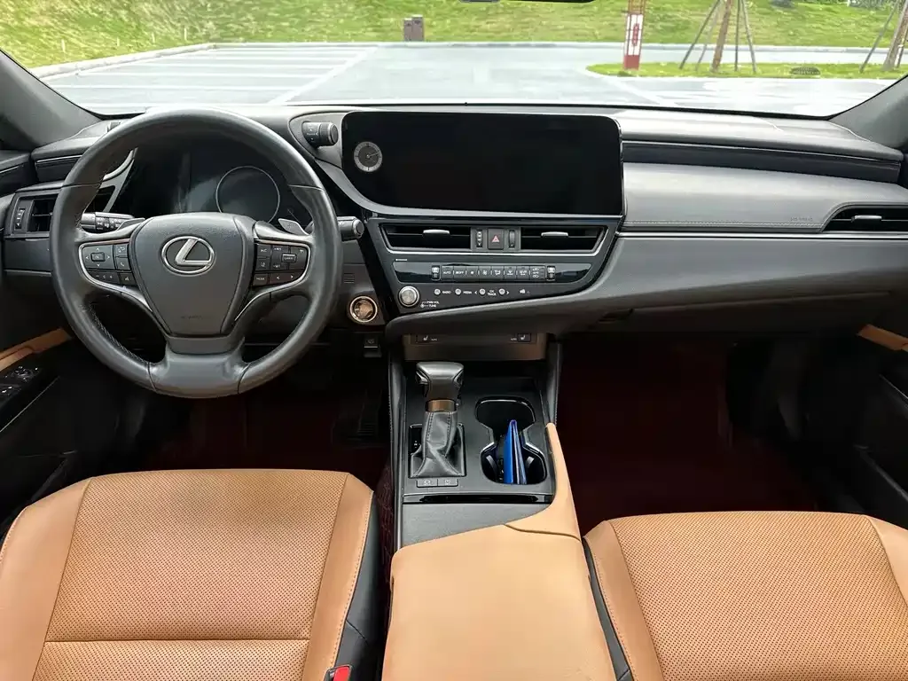 Lexus ES — фото 2
