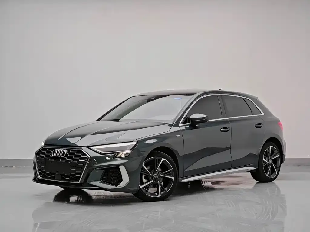 Audi A3 — фото 1