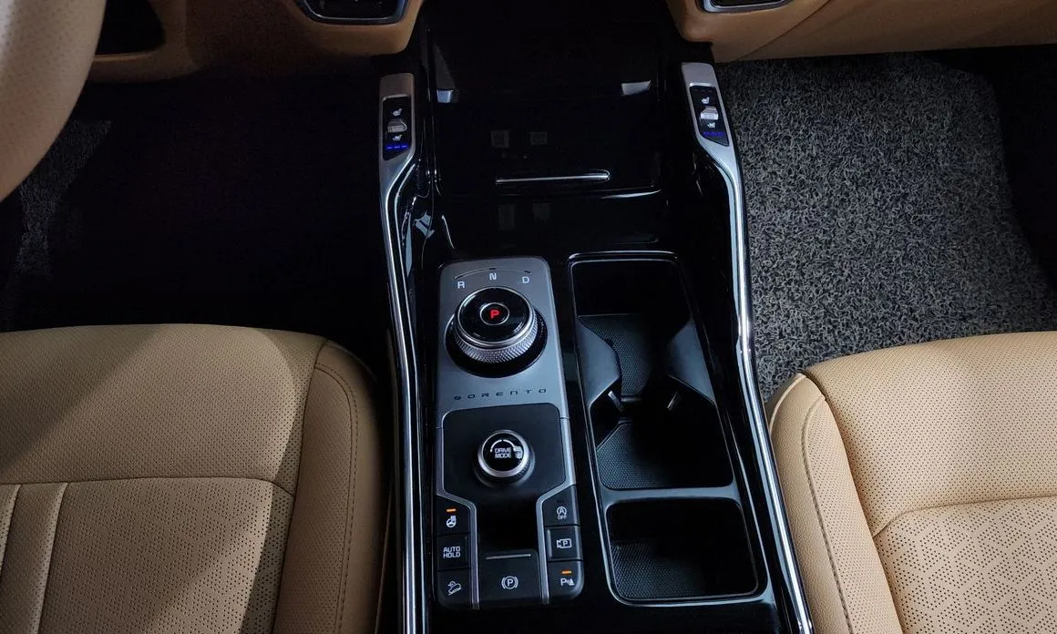 Kia Sorento — фото 7