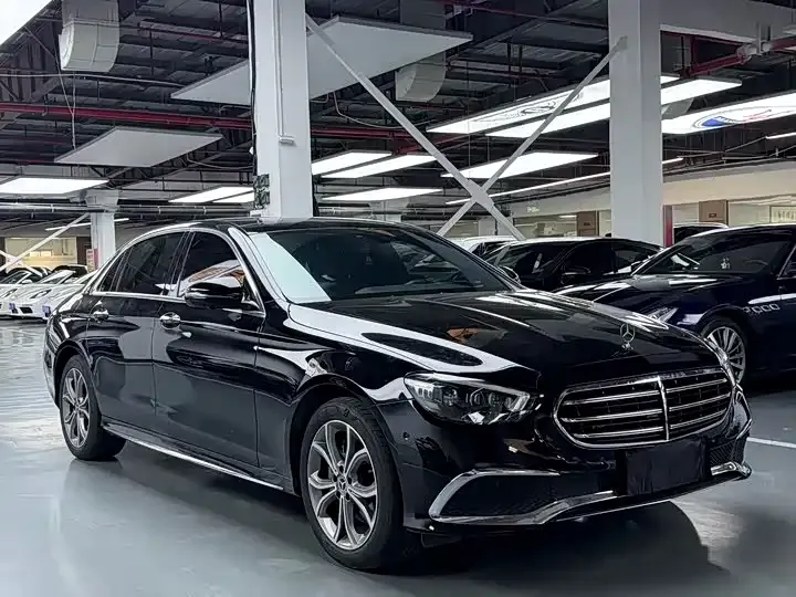 Mercedes-Benz E-Class — фото 3
