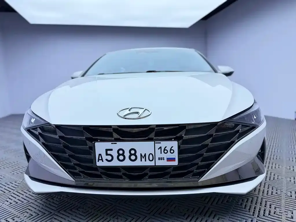 Hyundai Elantra — фото 9