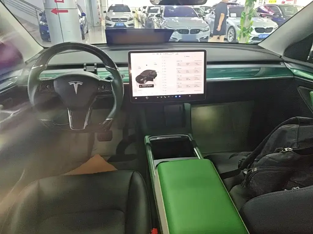 Tesla Model Y — фото 6