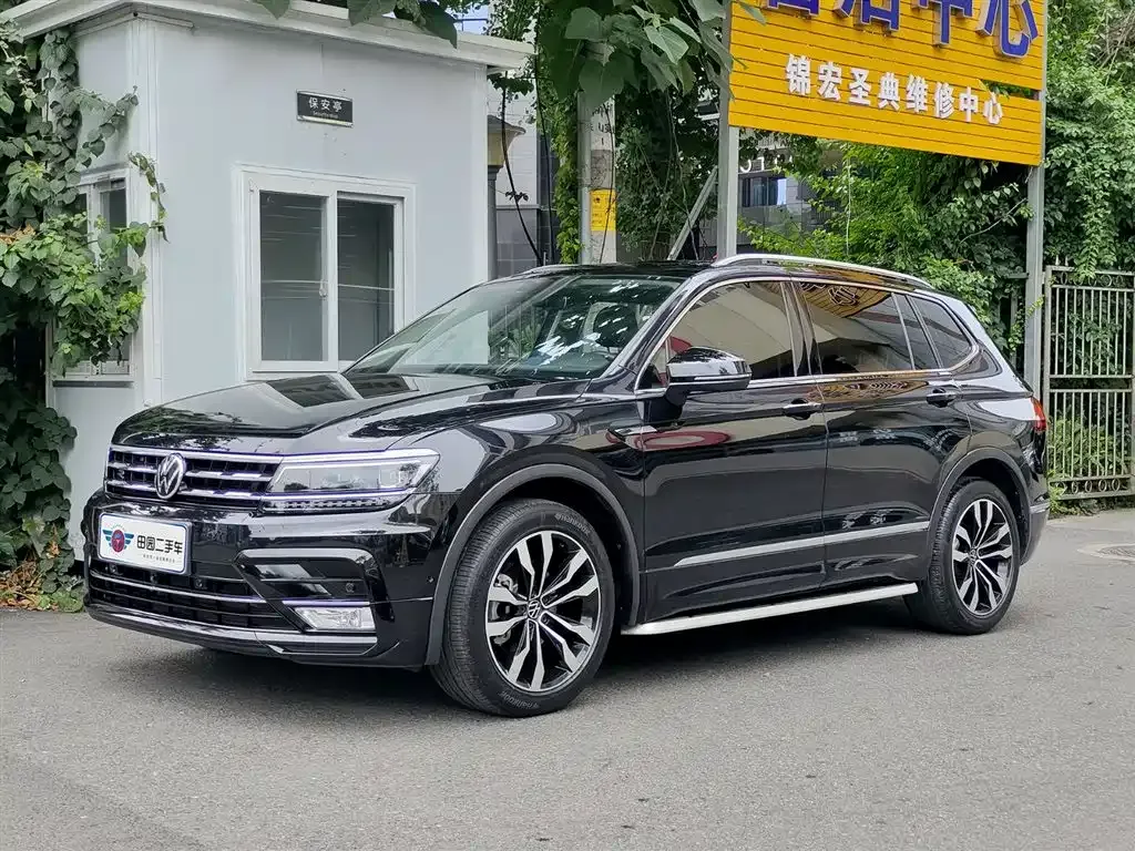 Volkswagen Tiguan L — фото 1
