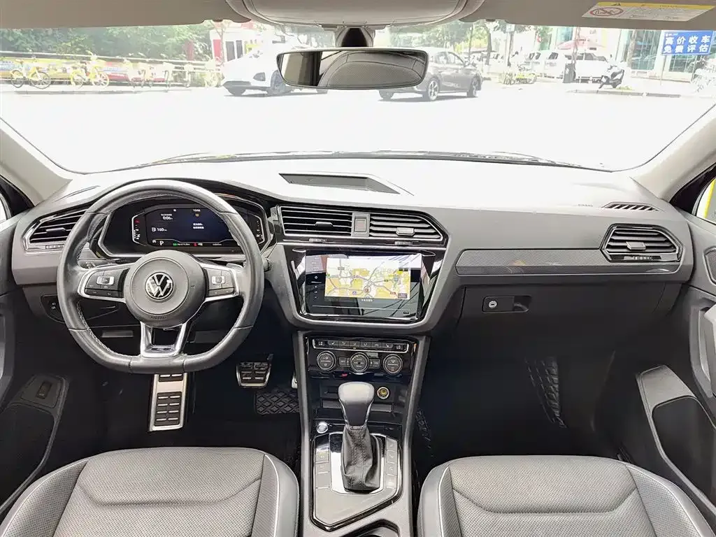 Volkswagen Tiguan L — фото 5