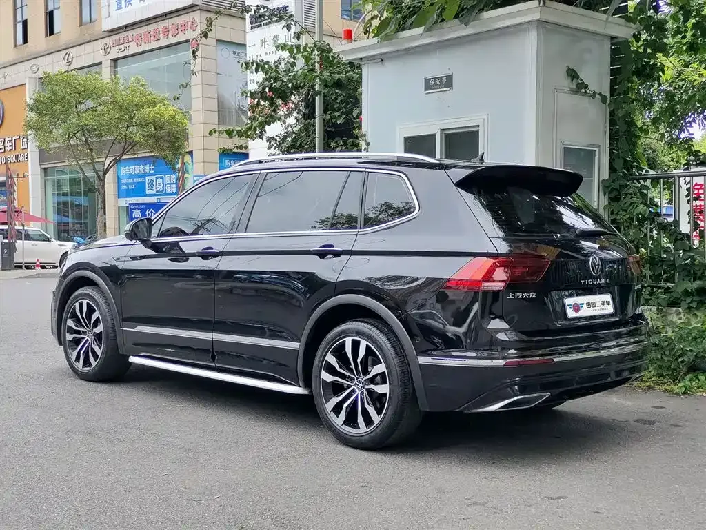 Volkswagen Tiguan L — фото 8