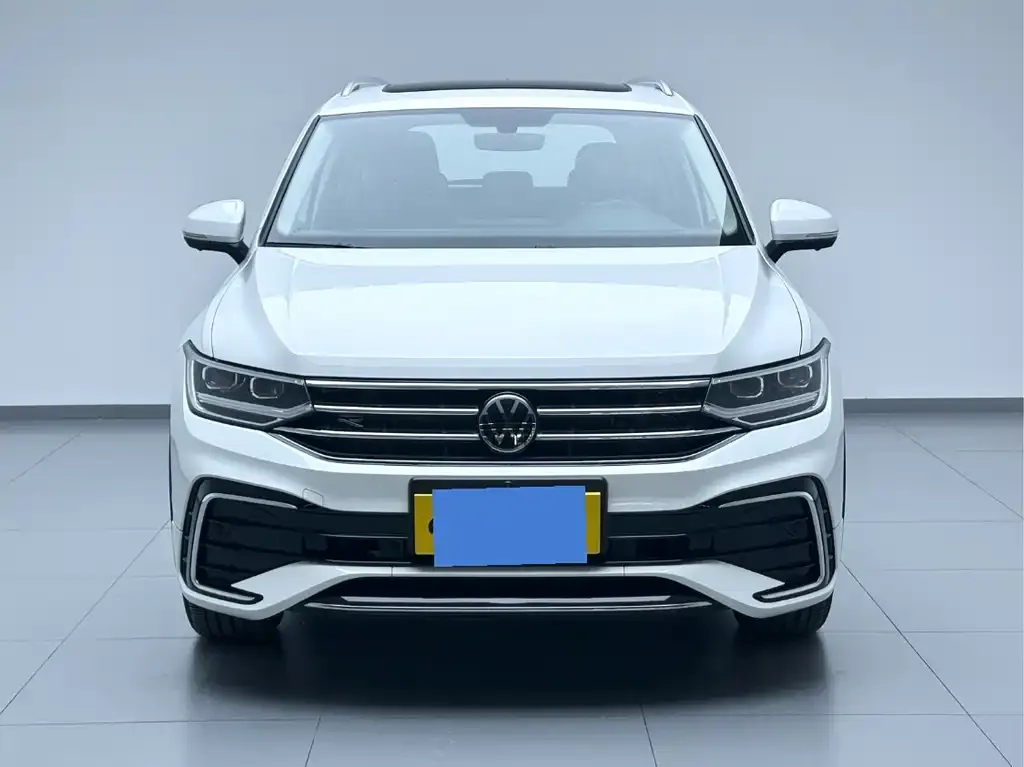 Volkswagen Tiguan L — фото 4