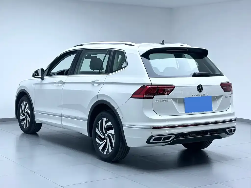 Volkswagen Tiguan L — фото 6