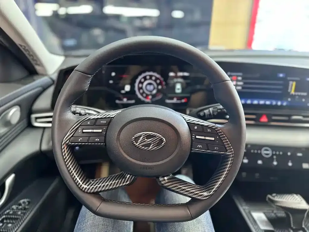 Hyundai Elantra — фото 8