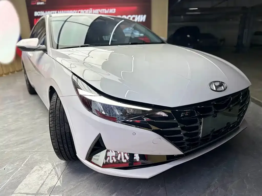 Hyundai Elantra — фото 2