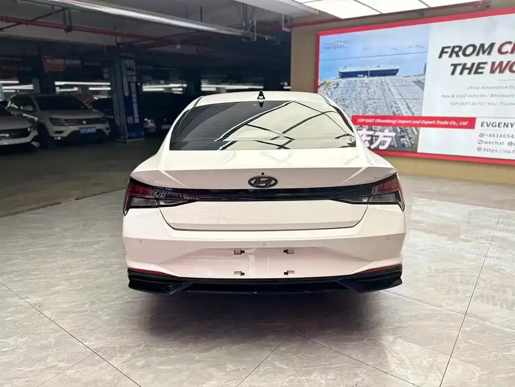 Hyundai Elantra — фото 4