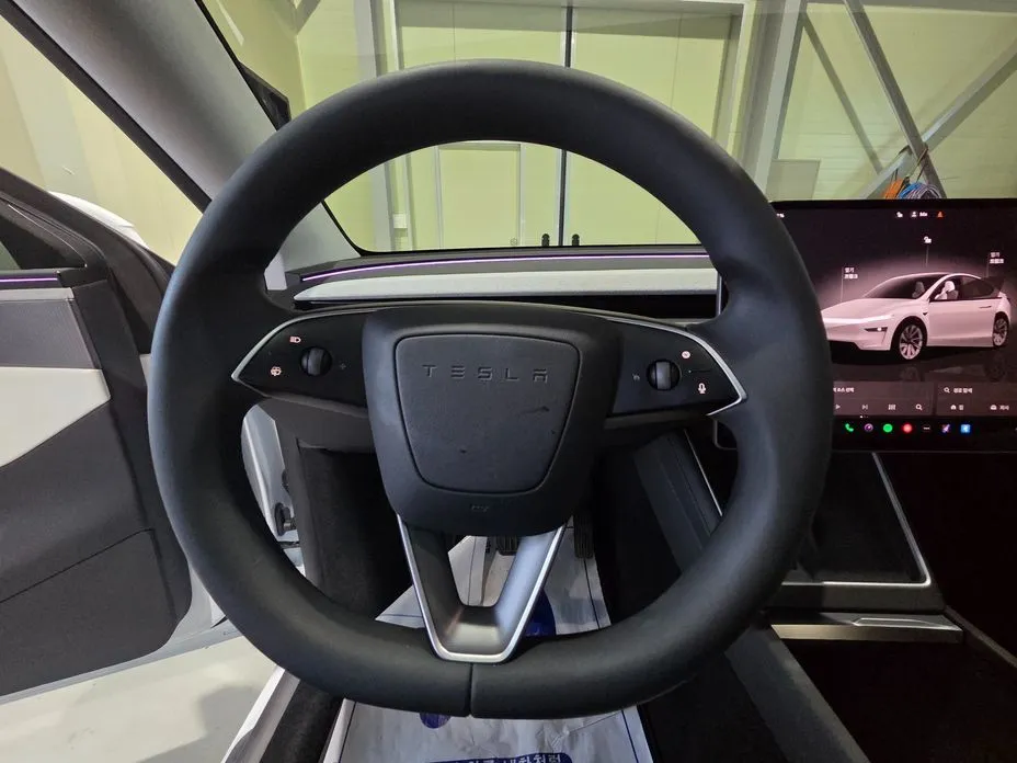 Tesla Model Y — фото 5