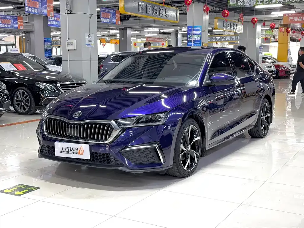 Skoda Octavia — фото 1