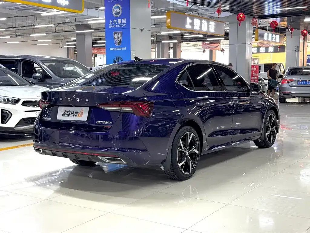 Skoda Octavia — фото 8