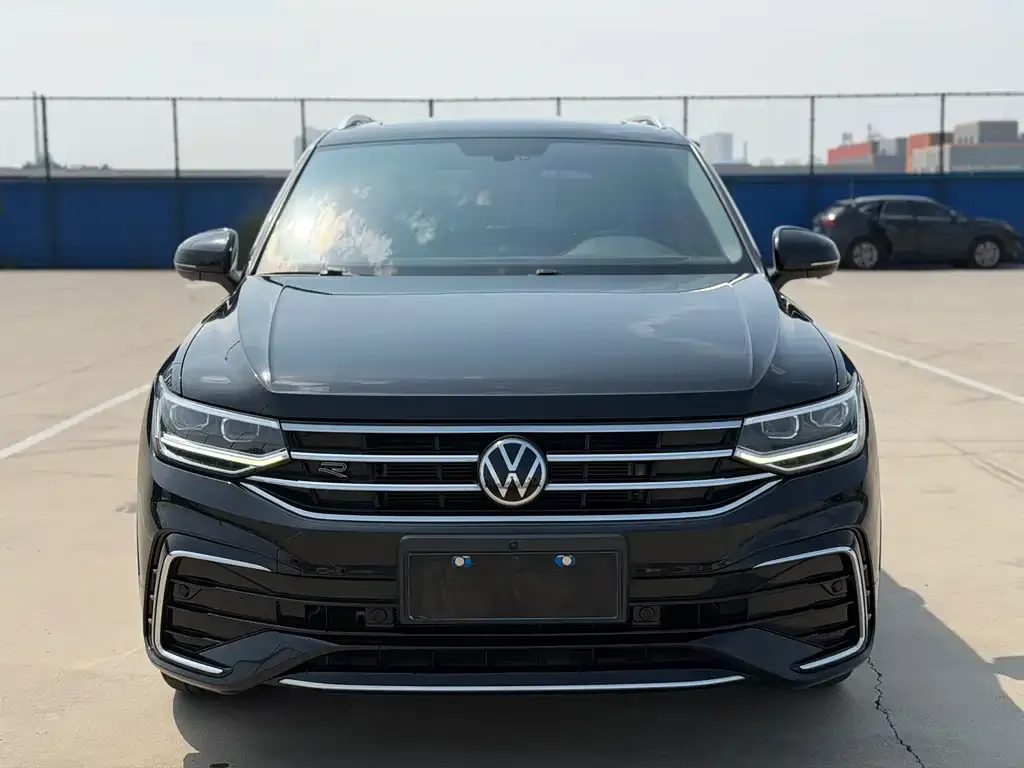 Volkswagen Tiguan L — фото 3