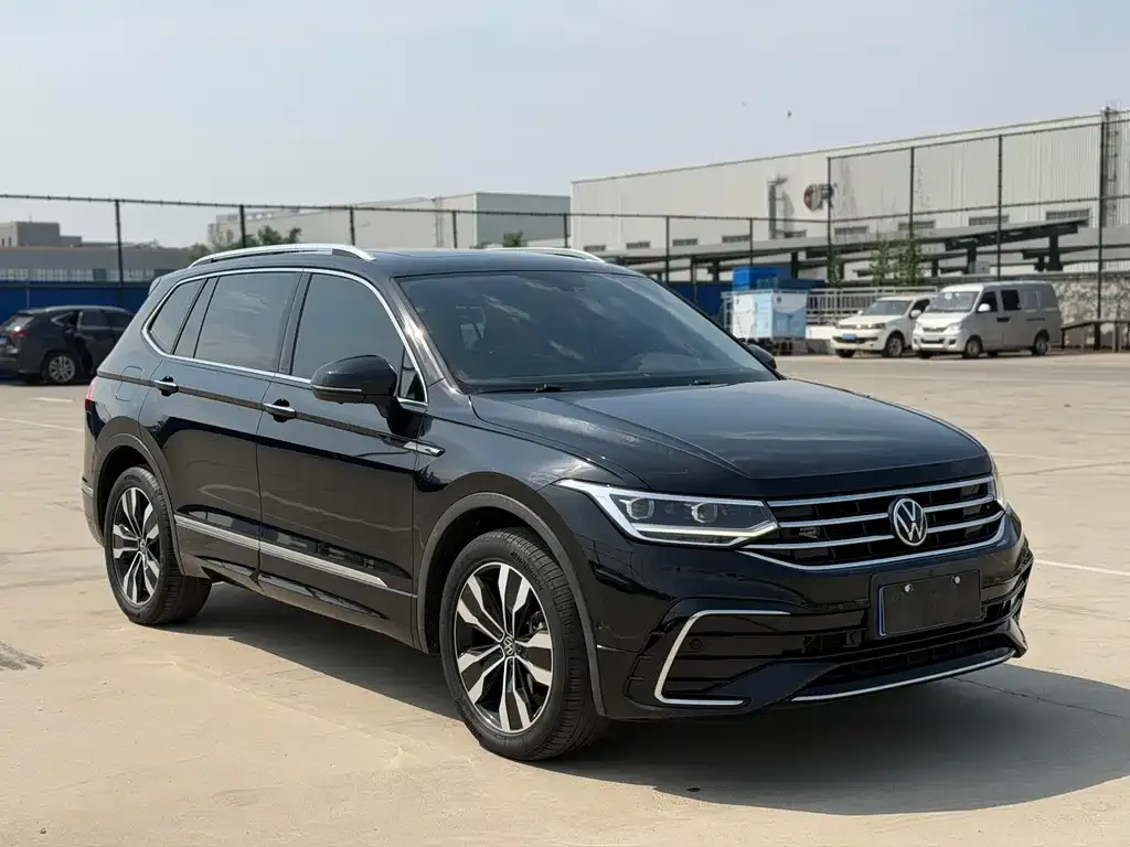 Volkswagen Tiguan L — фото 5
