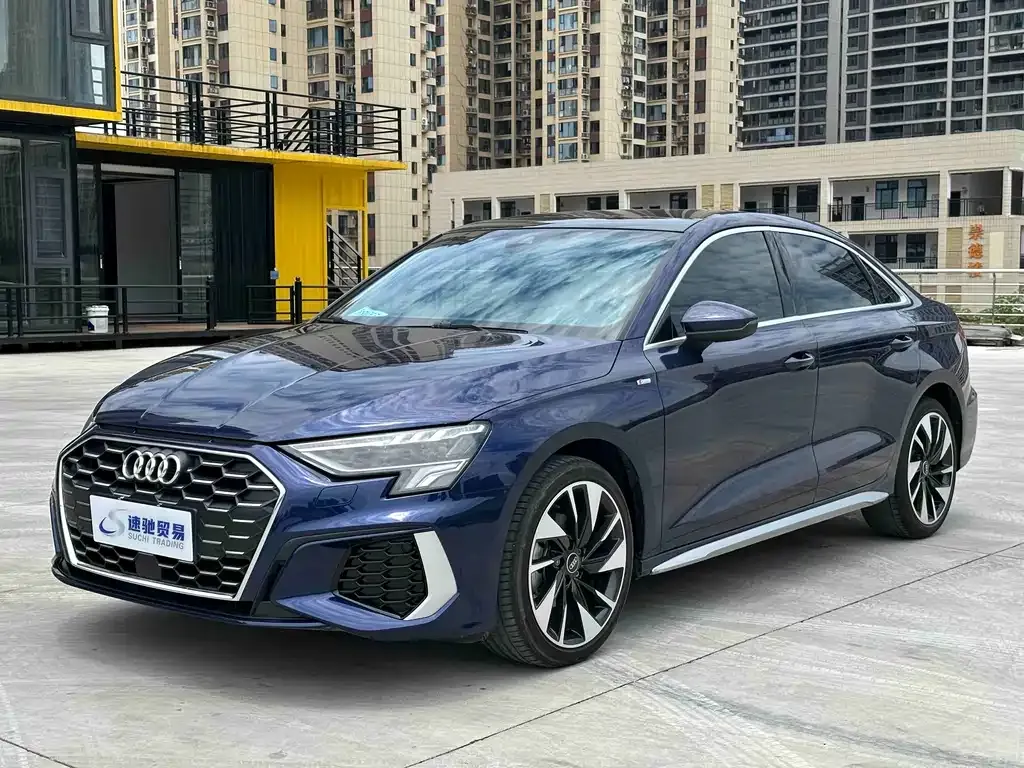 Audi A3 — фото 1