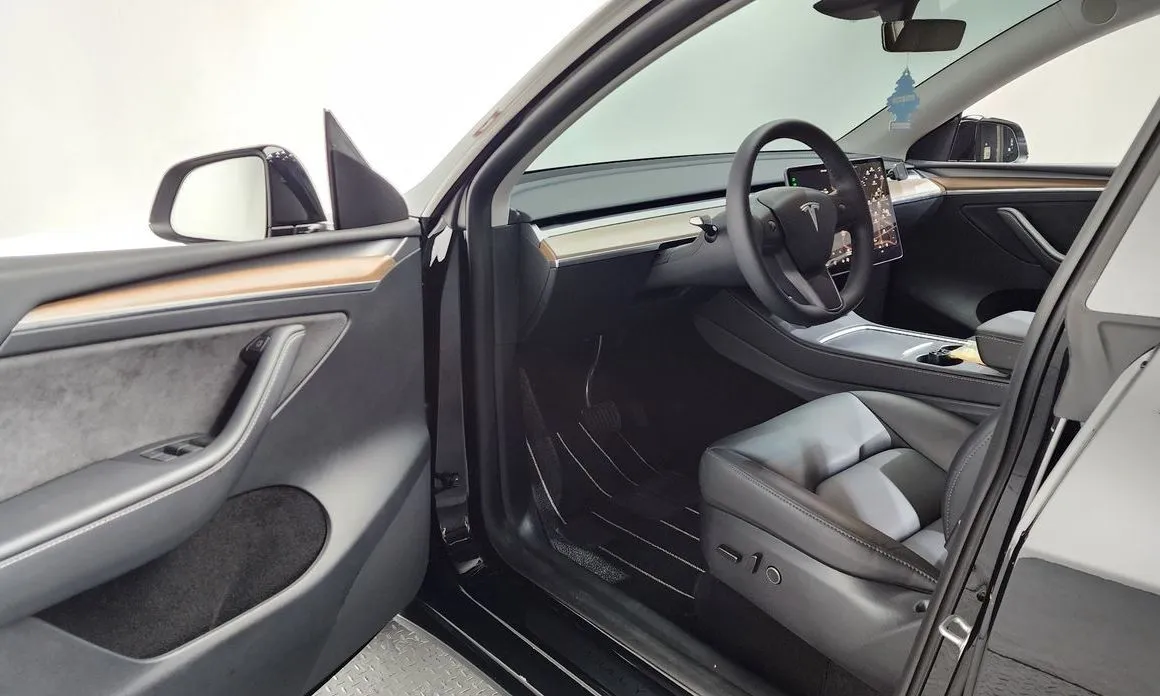 Tesla Model Y — фото 3