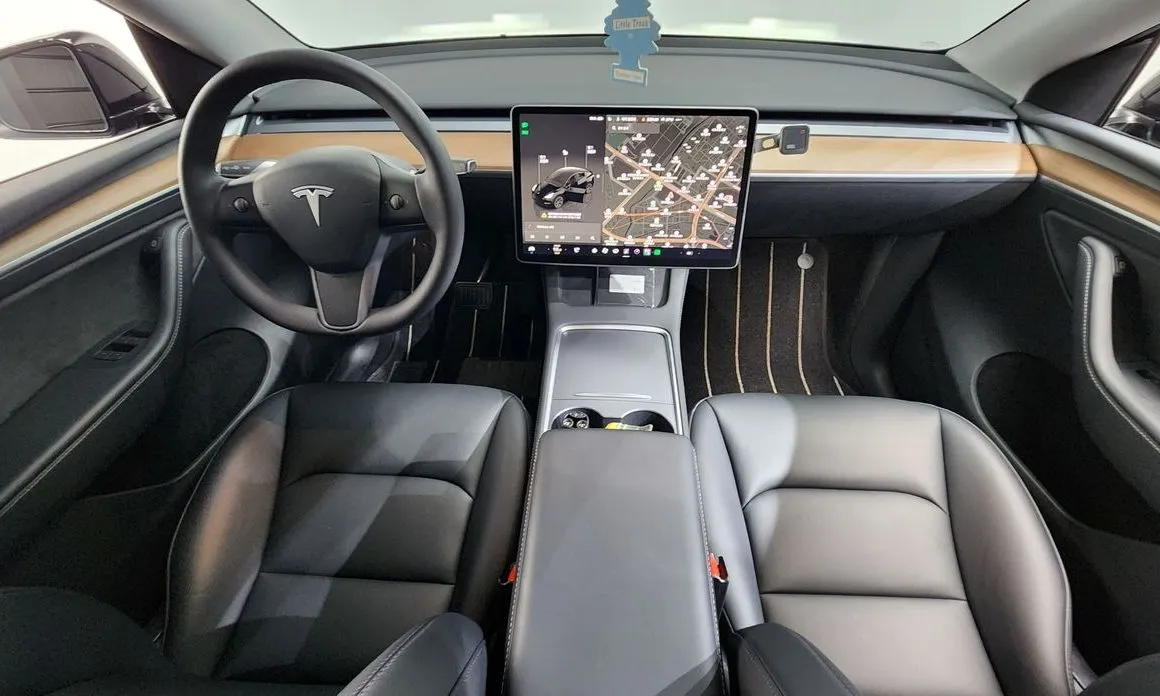 Tesla Model Y — фото 6