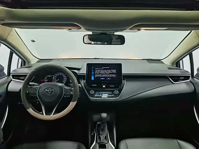 Toyota Corolla — фото 5