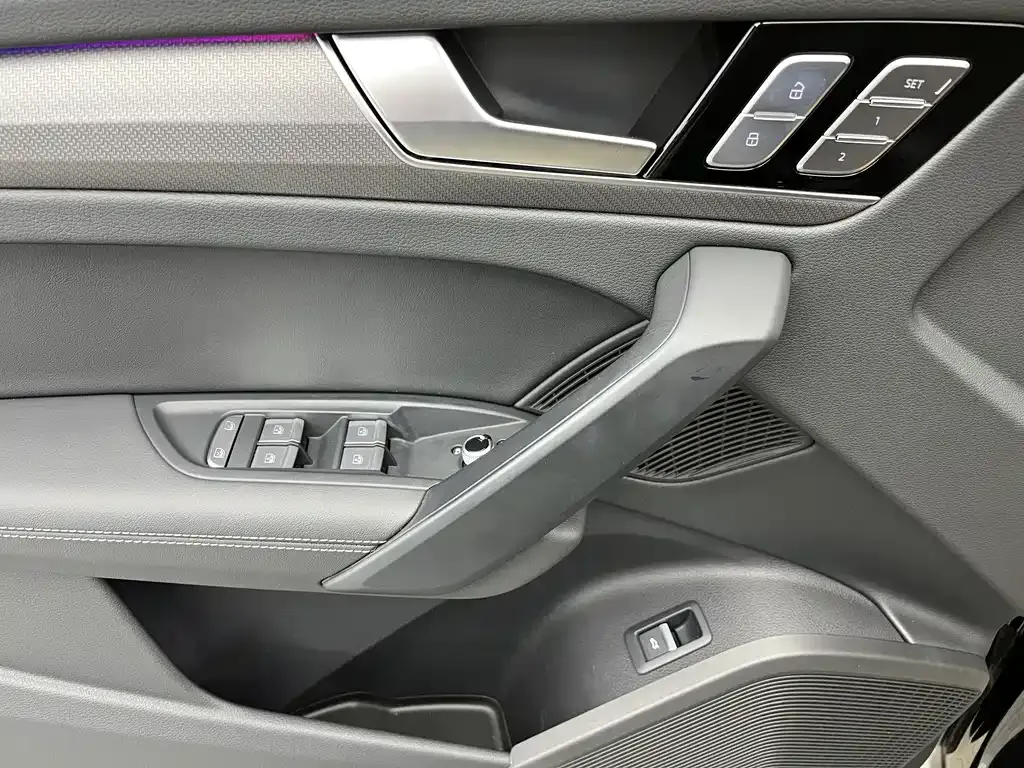Audi Q5L — фото 4