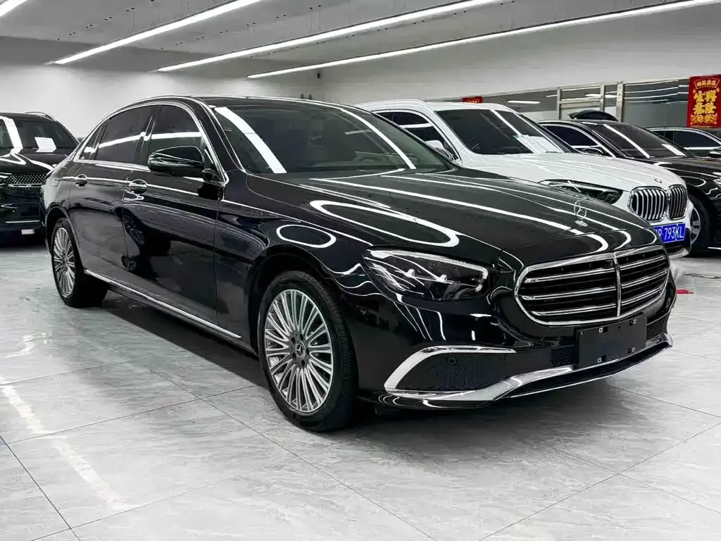 Mercedes-Benz E-Class — фото 7