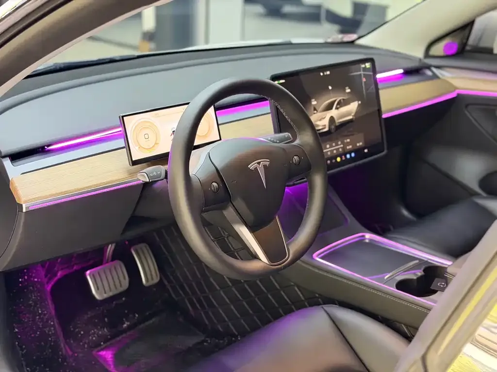 Tesla Model 3 — фото 8