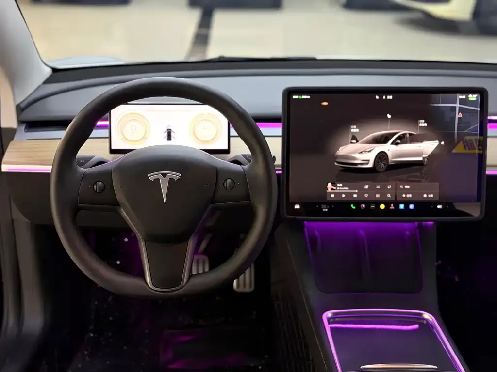 Tesla Model 3 — фото 9