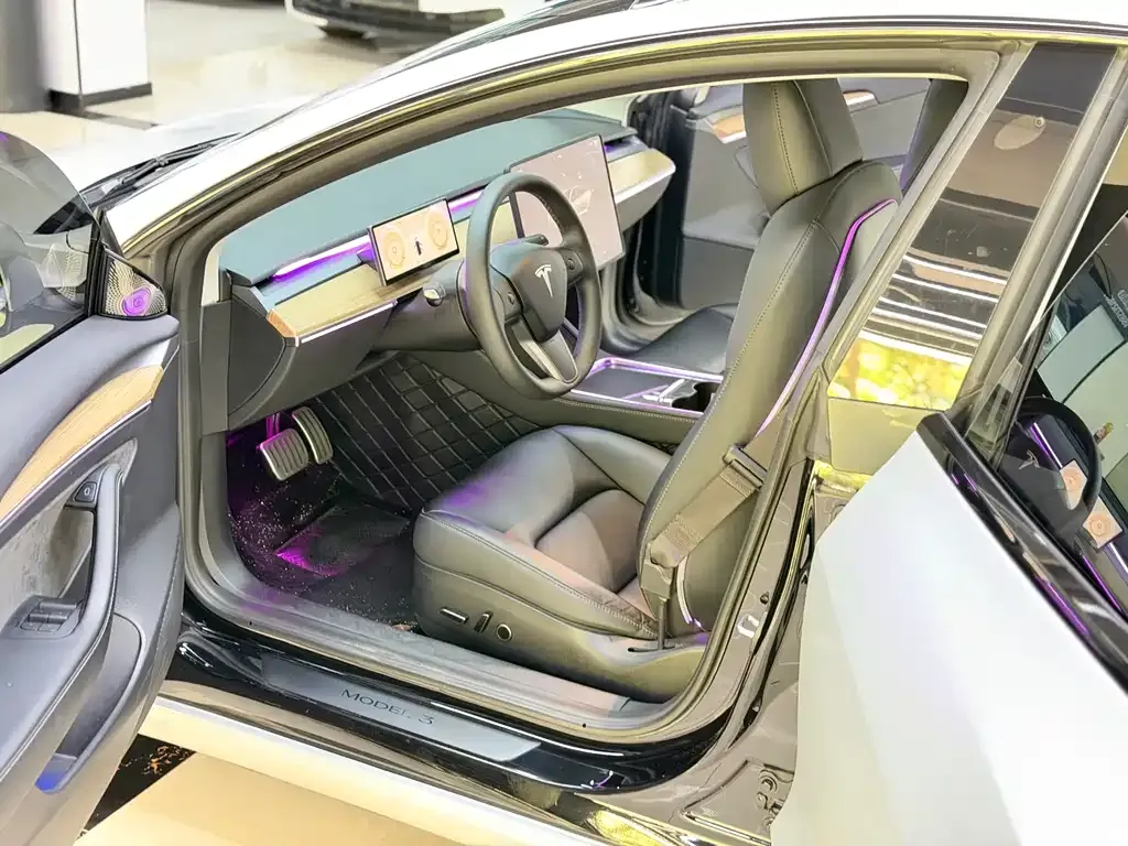 Tesla Model 3 — фото 7