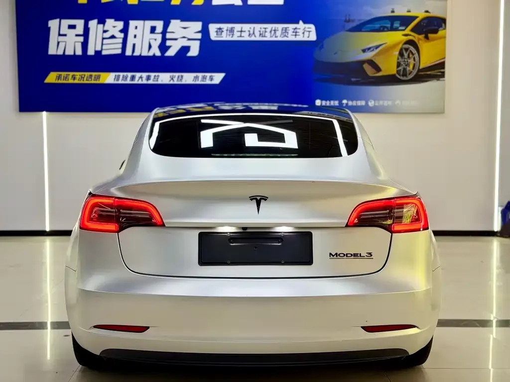 Tesla Model 3 — фото 3