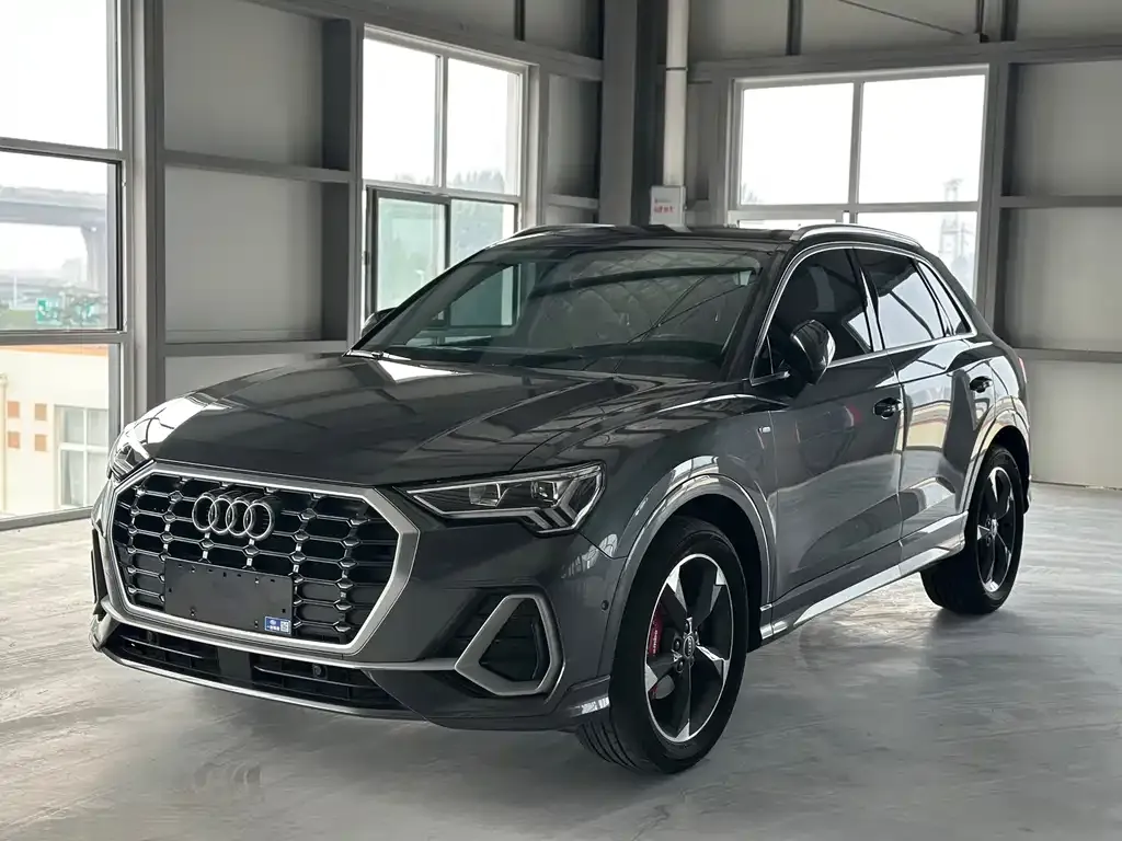 Audi Q3 — фото 1