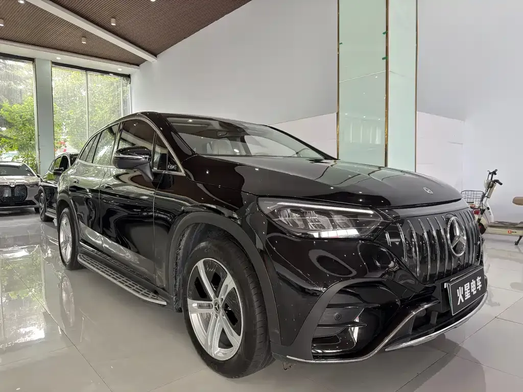 Mercedes-Benz EQE SUV